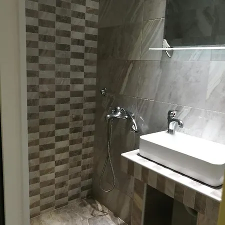 Small Booking Hostel